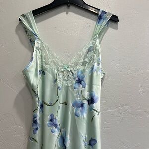 INNERMOST VINTAGE NIGHTGOWN SIZE M